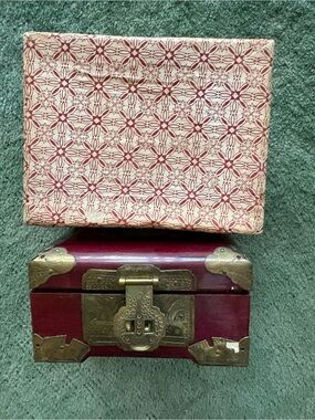 Vintage Chinese rosewood ring box with jadeite inlay